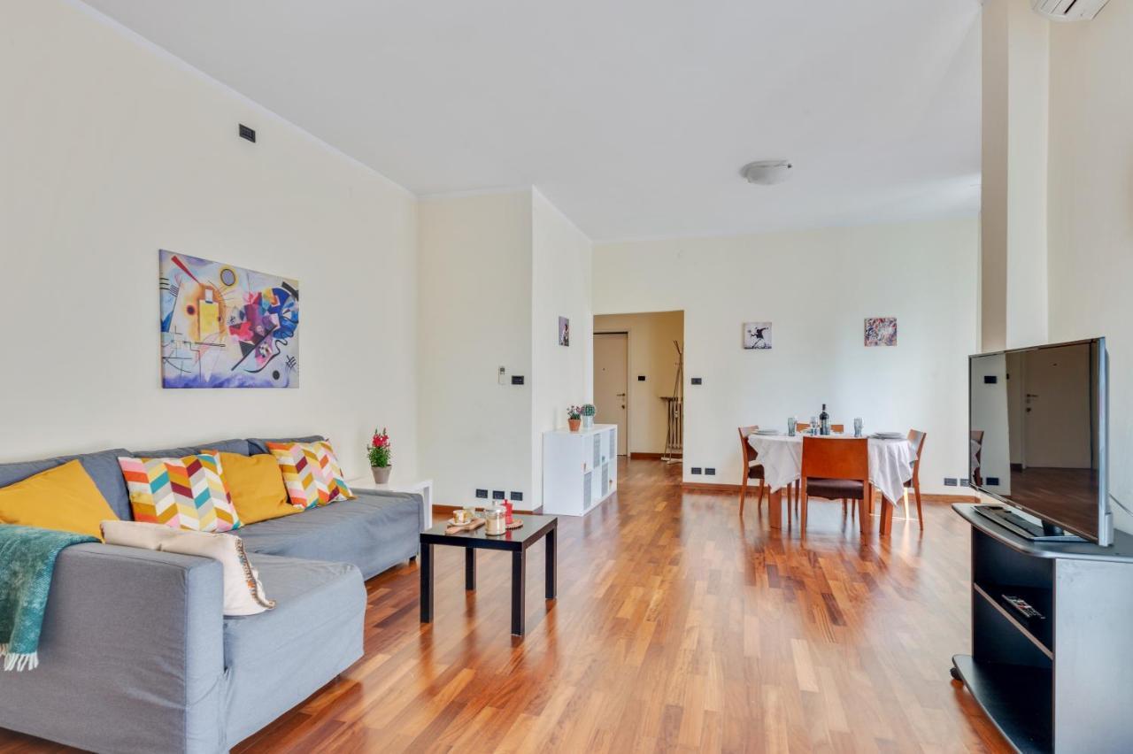 Oltretorrente Ampio Appartamento Con Balconi Parma Exterior foto